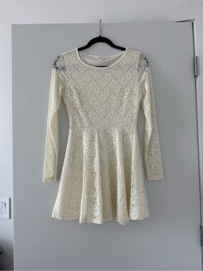 Forever 21 Cream Lace Long-Sleeve Skater Dress